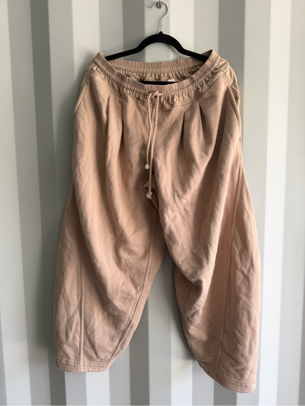 Daily Practice by Anthropologie Barrel Sweatpants Beige Tan Medium